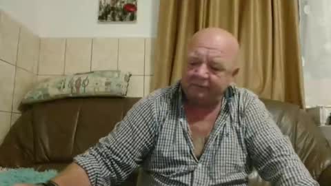 fullballs6 online show from 09-19-25, 02:13