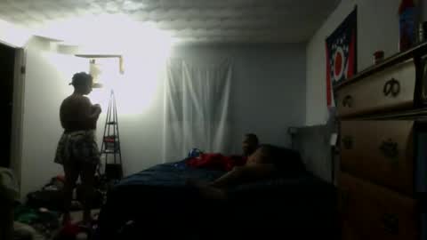 Snapshot of fundreams100 chatting on 12-16-25, 04:17 FunDreams online show from 12-16-25, 04:17