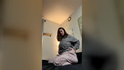 Linnys Palace online show from 03-12-26, 01:56