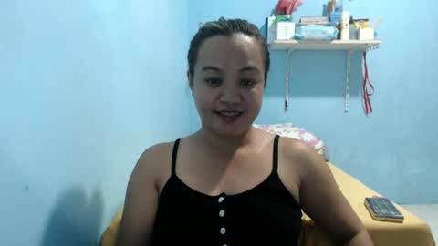 Snapshot of funluvnpinay4u chatting on 06-01-26, 01:35 MAE online show from 06-01-26, 01:35