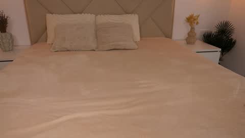 Snapshot of funny_to_see_you_here chatting on 09-30-25, 11:59 Katy Noel -  online show from 09-30-25, 11:59