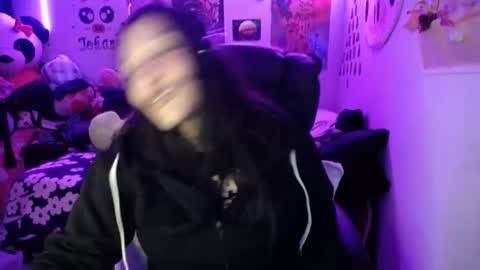 Snapshot of funny_weed_money chatting on 03-08-25, 04:56 Linda Cataleya- mackenzie girls online show from 03-08-25, 04:56