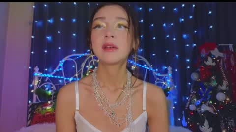 Tiffany online show from 12-30-24, 01:15