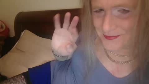 Snapshot of funtimetgirl chatting on 02-23-25, 10:49 Jessie Love online show from 02-23-25, 10:49