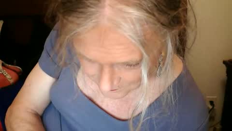 Snapshot of funtimetgirl chatting on 06-07-26, 11:03 Jessie Love online show from 06-07-26, 11:03