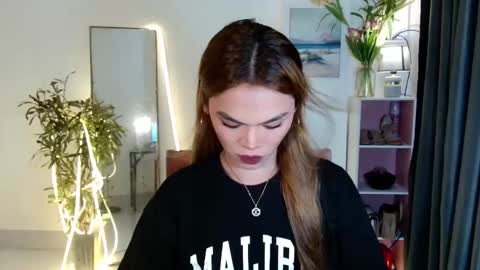 Snapshot of fushialore chatting on 10-14-25, 12:00 fushialore online show from 10-14-25, 12:00