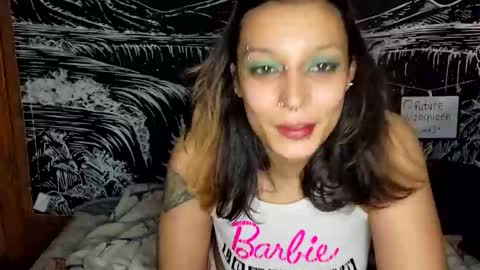 Snapshot of futuresizequeen chatting on 11-28-25, 02:36 futuresizequeen online show from 11-28-25, 02:36