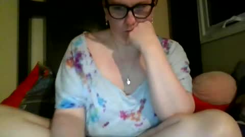 fuzzypeaches87 online show from 04-12-26, 08:08