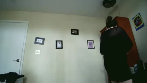 fuzzypeaches87 online show from 04-20-26, 07:59