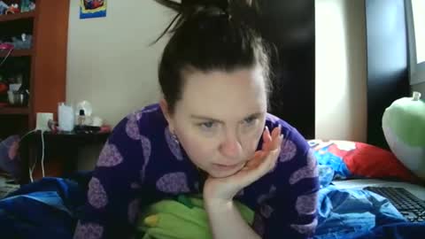 fuzzypeaches87 online show from 04-21-26, 04:45