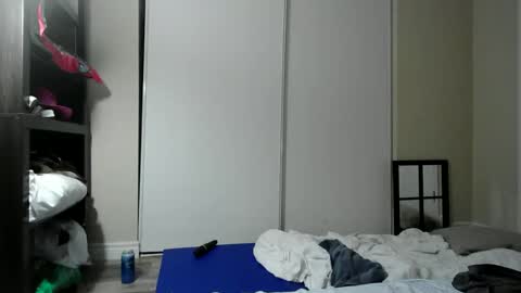 fuzzypeaches87 online show from 05-26-26, 06:09