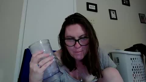 fuzzypeaches87 online show from 06-11-26, 02:22