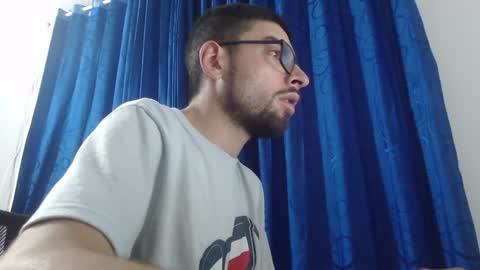 Snapshot of fvckhorneyguy chatting on 02-07-25, 04:37 andrew online show from 02-07-25, 04:37