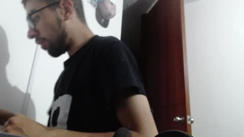 Snapshot of fvckhorneyguy chatting on 02-09-25, 02:38 andrew online show from 02-09-25, 02:38