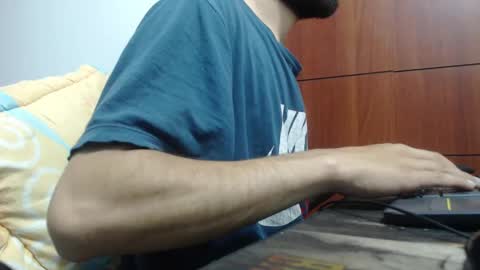 Snapshot of fvckhorneyguy chatting on 02-17-25, 01:25 andrew online show from 02-17-25, 01:25