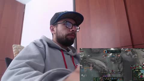 Snapshot of fvckhorneyguy chatting on 02-17-25, 06:26 andrew online show from 02-17-25, 06:26