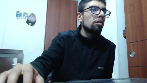 Snapshot of fvckhorneyguy chatting on 02-21-25, 04:07 andrew online show from 02-21-25, 04:07