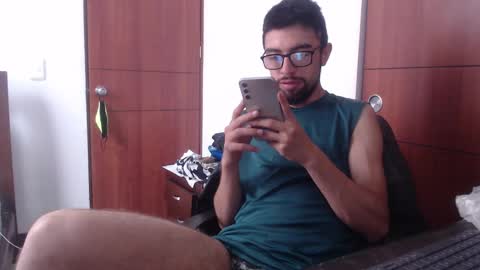 Snapshot of fvckhorneyguy chatting on 02-24-25, 06:04 andrew online show from 02-24-25, 06:04