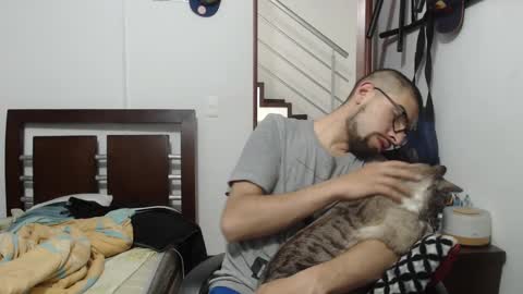 Snapshot of fvckhorneyguy chatting on 03-07-25, 01:09 andrew online show from 03-07-25, 01:09