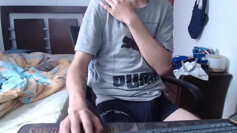 Snapshot of fvckhorneyguy chatting on 03-07-25, 03:18 andrew online show from 03-07-25, 03:18