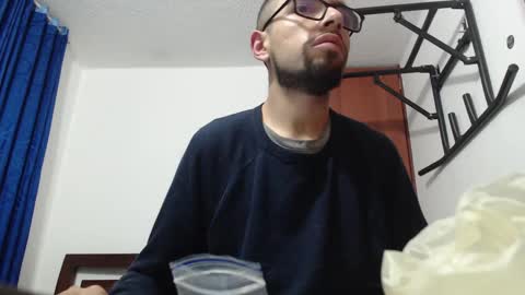 Snapshot of fvckhorneyguy chatting on 03-08-25, 05:38 andrew online show from 03-08-25, 05:38