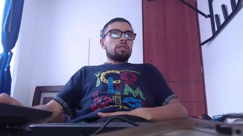 Snapshot of fvckhorneyguy chatting on 03-09-25, 09:57 andrew online show from 03-09-25, 09:57