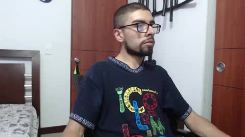 Snapshot of fvckhorneyguy chatting on 03-11-25, 08:42 andrew online show from 03-11-25, 08:42