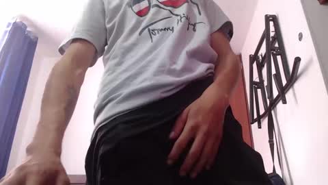 Snapshot of fvckhorneyguy chatting on 03-12-25, 03:18 andrew online show from 03-12-25, 03:18