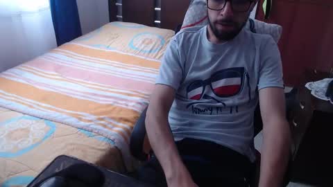 Snapshot of fvckhorneyguy chatting on 03-12-25, 06:22 andrew online show from 03-12-25, 06:22