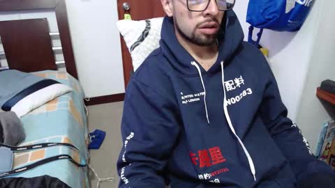 Snapshot of fvckhorneyguy chatting on 10-10-25, 04:17 andrew online show from 10-10-25, 04:17