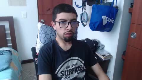 Snapshot of fvckhorneyguy chatting on 10-28-25, 02:20 andrew online show from 10-28-25, 02:20