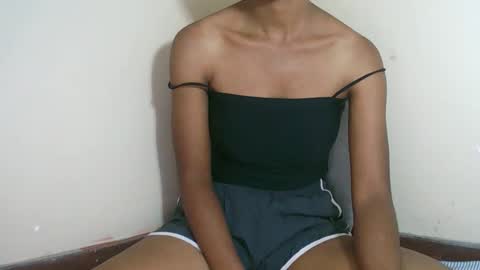 Snapshot of fyah1027 chatting on 10-13-25, 09:37 fyah1027 online show from 10-13-25, 09:37