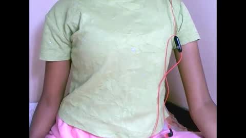 Snapshot of fyah1027 chatting on 10-20-25, 06:36 fyah1027 online show from 10-20-25, 06:36