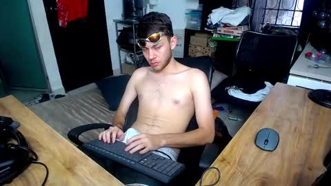 g0lden_crew online show from 12-22-25, 09:12