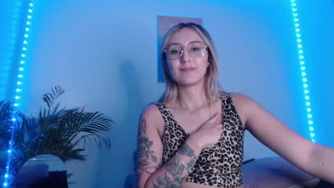 Gabriela online show from 01-23-25, 01:19