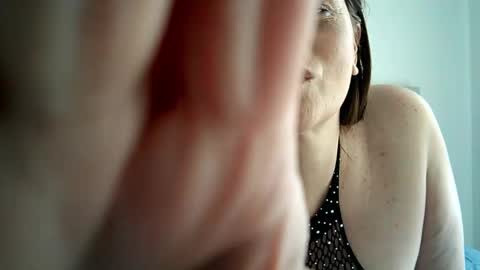 Snapshot of gabby_stone32 chatting on 09-18-25, 06:32 gabby online show from 09-18-25, 06:32