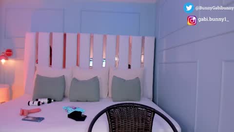 Gabi  online show from 10-30-25, 05:24