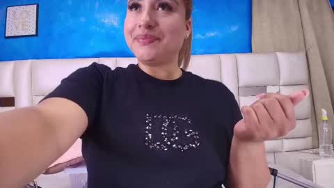 Snapshot of gabriela_leone chatting on 02-24-25, 07:30 gabriela online show from 02-24-25, 07:30