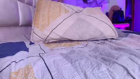 Snapshot of gabriela_leone chatting on 09-18-25, 08:33 gabriela online show from 09-18-25, 08:33