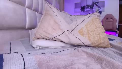 Snapshot of gabriela_leone chatting on 09-24-25, 08:12 gabriela online show from 09-24-25, 08:12