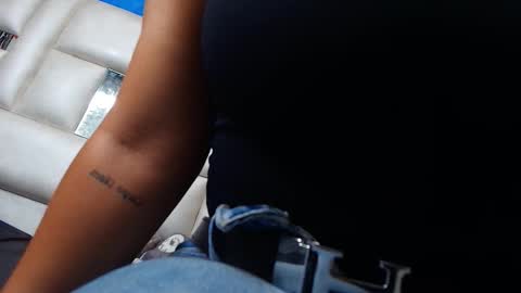 Snapshot of gabriela_leone chatting on 10-18-25, 07:14 gabriela online show from 10-18-25, 07:14