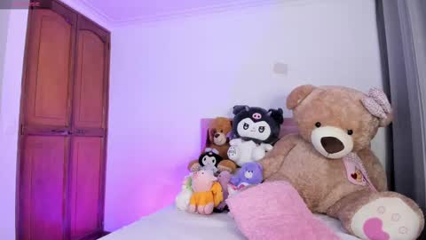 Snapshot of gabriela_miller2 chatting on 03-08-25, 01:50 Gaby online show from 03-08-25, 01:50