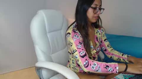 Snapshot of gabriela_morales01 chatting on 02-11-25, 04:11 . online show from 02-11-25, 04:11