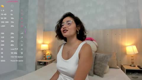 Snapshot of gabriela_vargas chatting on 10-30-25, 03:30 Gabriela Vargas online show from 10-30-25, 03:30