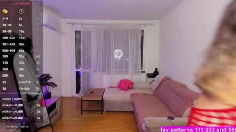 Gabrielaaaa online show from 11-23-25, 08:52