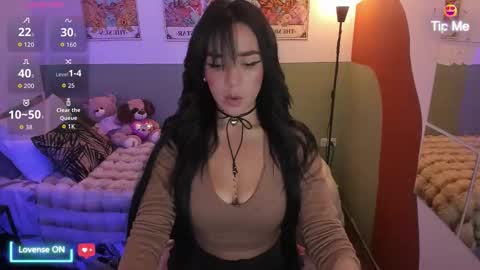 Gabriela Torres  online show from 10-29-25, 04:20