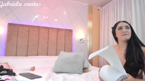 gabriella_santoss online show from 01-03-25, 10:51