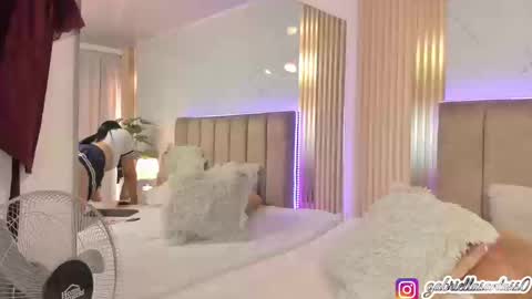 gabriella_santoss online show from 09-11-25, 03:23