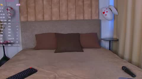 Gabriella online show from 04-01-26, 01:41