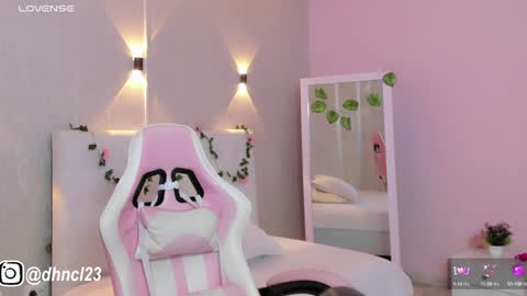 Snapshot of gabriellahoney18 chatting on 01-21-25, 08:54 Gabriella online show from 01-21-25, 08:54